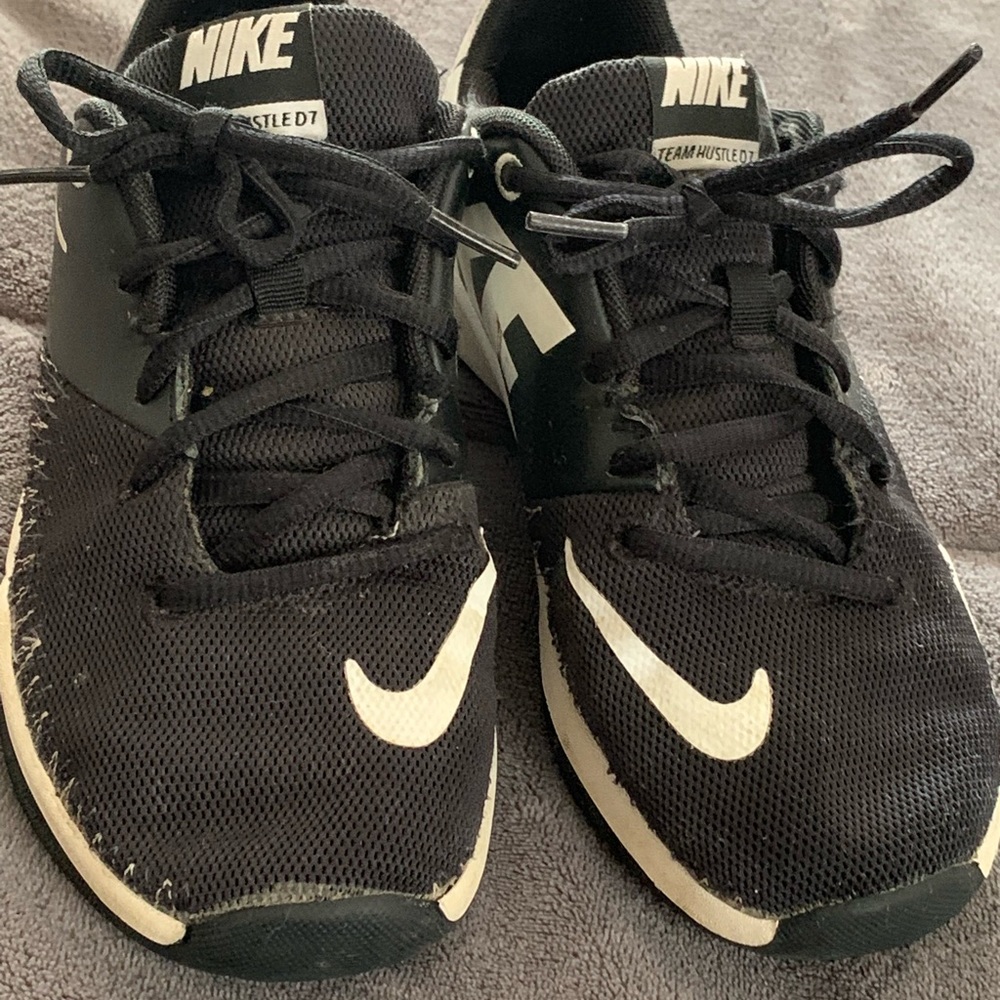 Boys (big kids) Nike Sneakers size 3